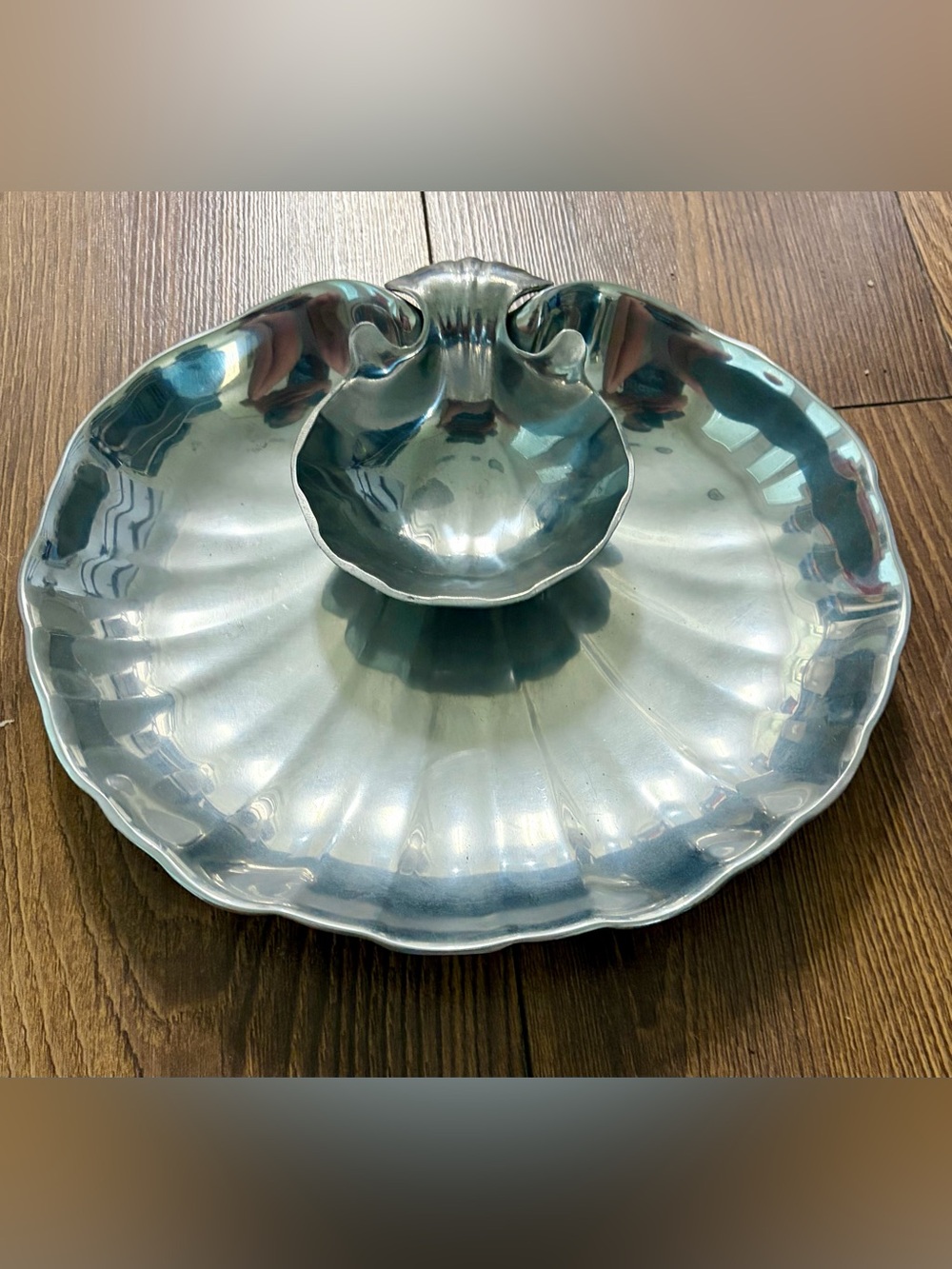 Wilton Armetale, Silver Shell Hors d'oeuvre Server with Removable Dip Bowl